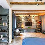 Iron Cube Apartman Karlovy Vary