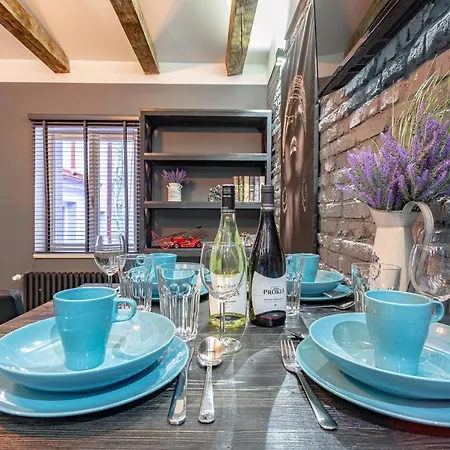 Daire Iron Cube Karlovy Vary