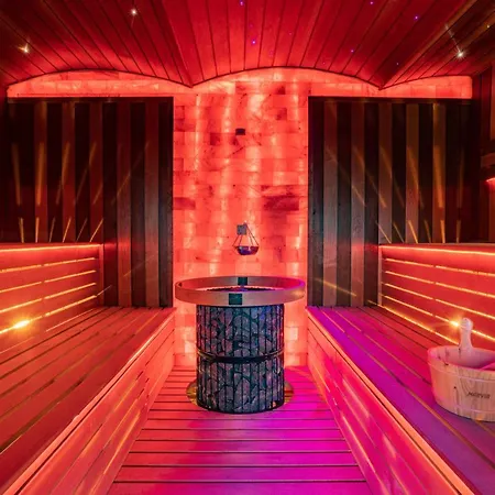 Iron Cube Karlovy Vary