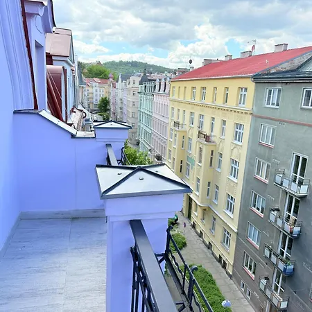Iron Cube Apartament Karlowe Wary