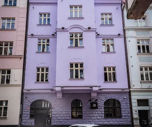 Iron Cube Lägenhet Karlovy Vary